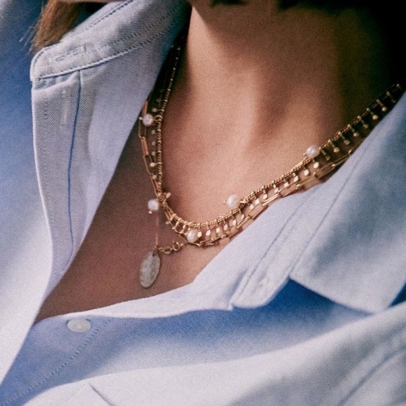 Sezane Jewelry - Sezane Gold Necklace with White Pearl Drops